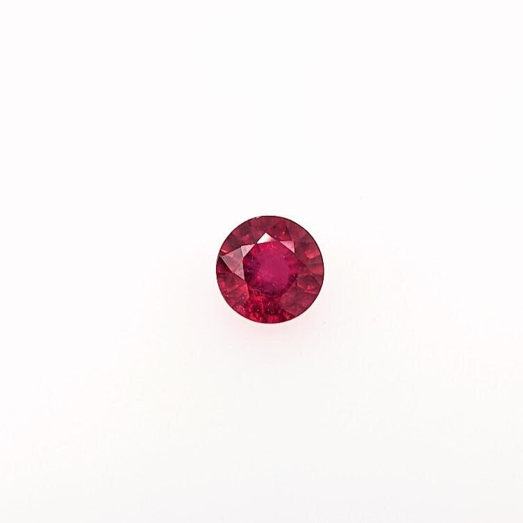 Naturel Rouge Rubis Forme Ovale 5.60 CT Certifié Libre Gemme Avec Cadeau Gratuit