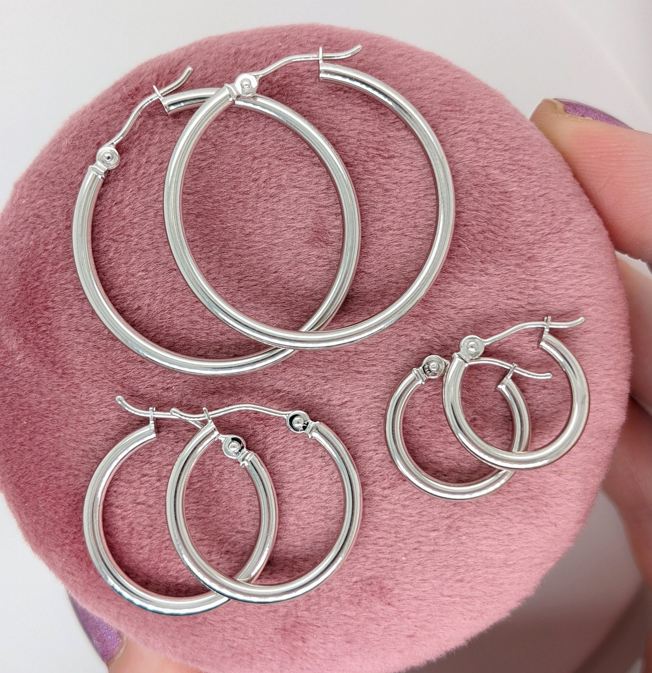 Innovative Custom Jewelry - 14K GOLD FLEXIBLE EARRINGS WITH ROUND DIAMONDS
