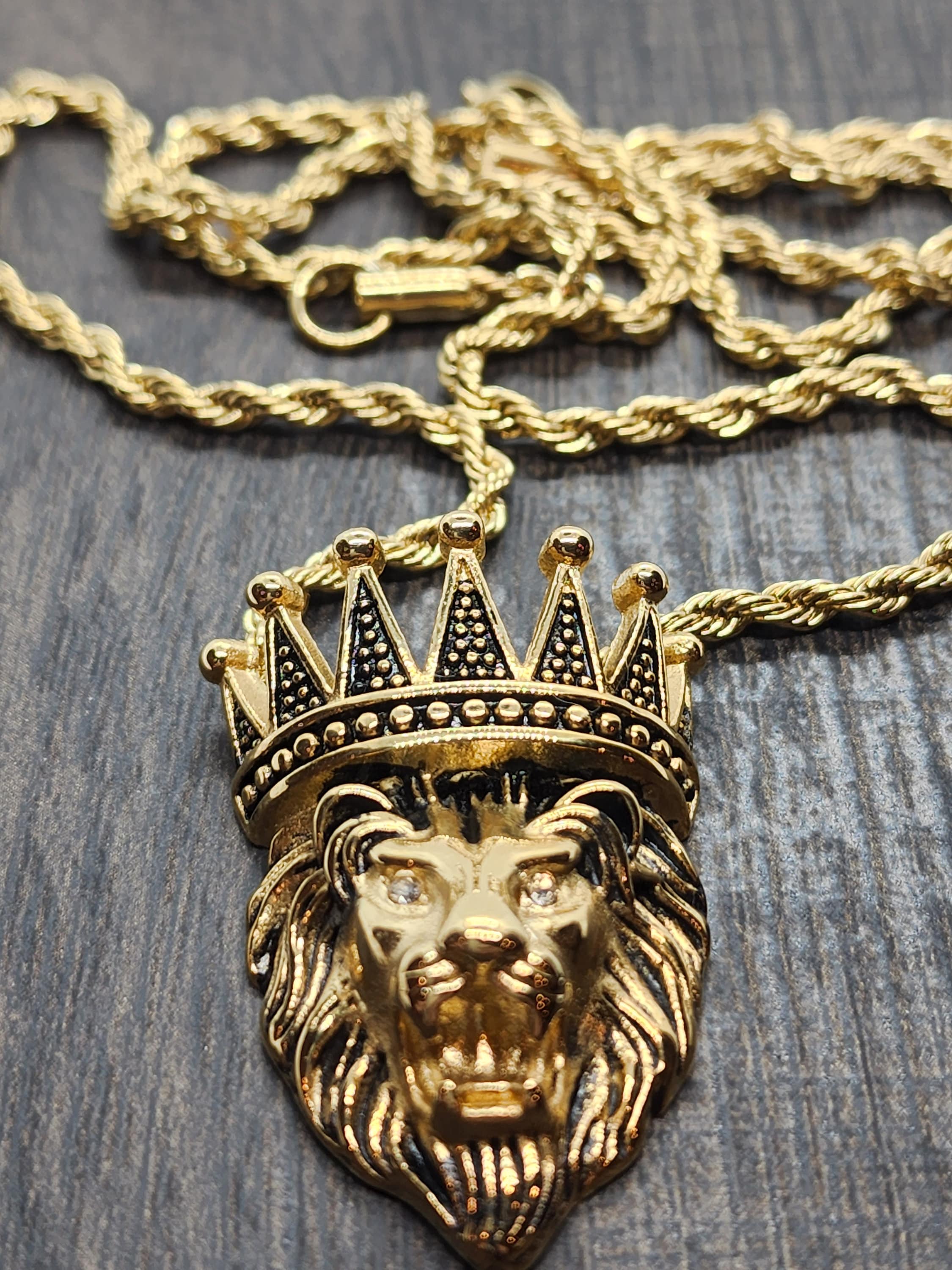 Gold Plated Lion Crown Iced Out Pendant 20 Rope Chain Necklace