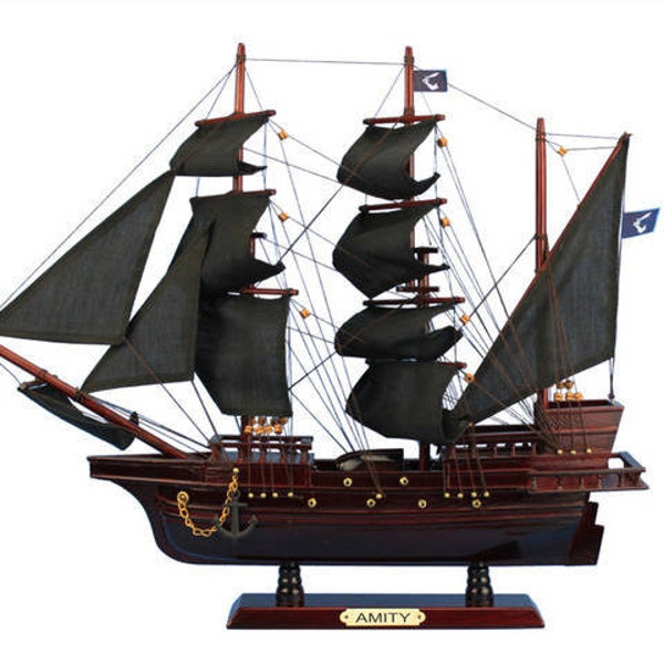 Barco Pirata Modelo Amity de Madera de Thomas Tew 20""