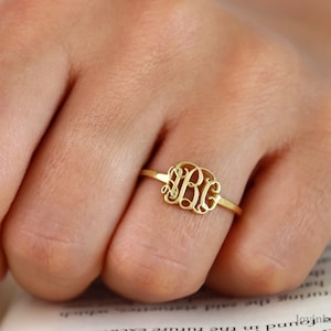 Personalized Initial Ring,Dainty Monogram Ring,Custom Letter Ring,Gold Name Ring,Personalized Jewelry,LVK46