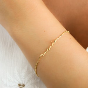 14K Gold Namensarmband, Personalisiertes Namensarmband, Zierliches Armband, Personalisierter Namensschmuck, Geschenk für Mama, LVK04 Bild 2