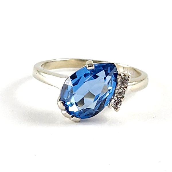 Vintage Dainty 10k White Gold Blue Topaz and Spinel Diamonds Ring - Vintage Statement Ring - Size 5.5