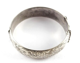 Vintage Ronald J. Wyancko Carved Sterling Silver Hinged  display picture 1