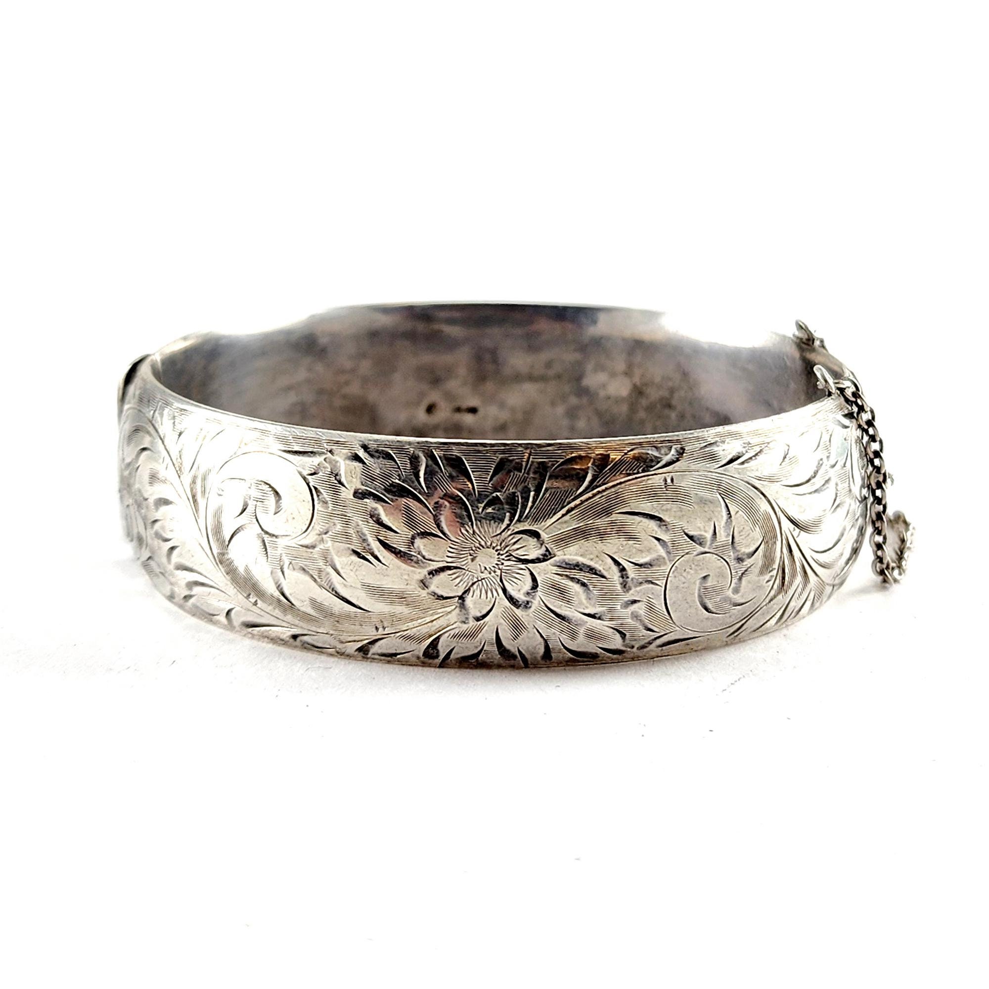 Vintage Ronald J. Wyancko Carved Sterling Silver Hinged Bangle