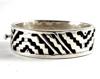 Vintage Taxco Heavy Sterling Silver Shadowbox Style Hinged Bracelet - 6 3/4"