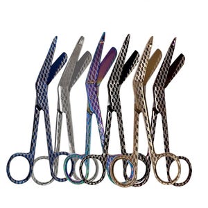 Engraved Christmas Gift Under 30 Dollars for Med School Student White Coat Ceremony, Honeycomb Design 5.5&quot; Bandage Scissors, Stainless Steel