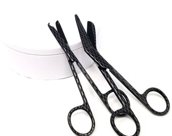 Tijeras para vendajes de enfermera grabadas con láser de 5,5" + tijeras para suturas de 4,5" con patrón de panal, regalo de acero inoxidable por menos de 20 dólares