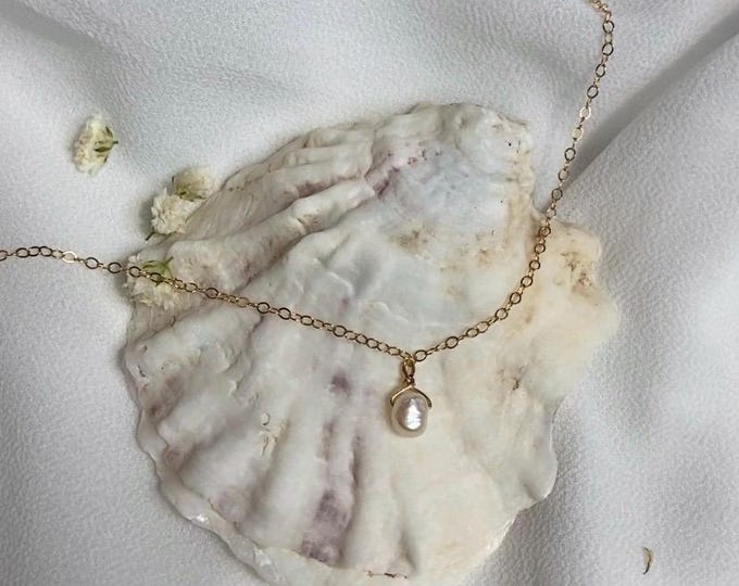 Lovers at the Coast Necklace