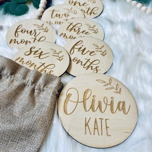 Personalized Wooden Baby Milestone Disc Set| Custom Name Disc | Monthly Markers | Social Media Photo Prop | Baby Shower Gift | Newborn Photo