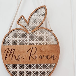 Personalized Teacher Rattan Apple Desk Plaque | Personalized Teacher Door Hanger | Boho Teacher Decor | New Teacher Gift | Wooden Teacher image 5