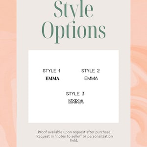 Puede incluir: Un gr&aacute;fico que muestra tres estilos diferentes para un nombre personalizado. El nombre "EMMA" se muestra en cada estilo. El texto "Style Options" est&aacute; en la parte superior del gr&aacute;fico.