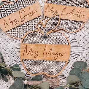 Personalized Teacher Rattan Apple Desk Plaque | Personalized Teacher Door Hanger | Boho Teacher Decor | New Teacher Gift | Wooden Teacher image 7