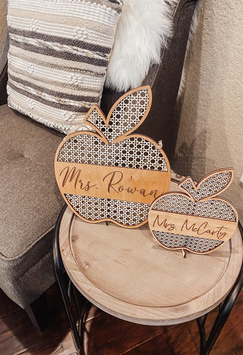 Personalized Teacher Rattan Apple Desk Plaque | Personalized Teacher Door Hanger | Boho Teacher Decor | New Teacher Gift | Wooden Teacher image 4