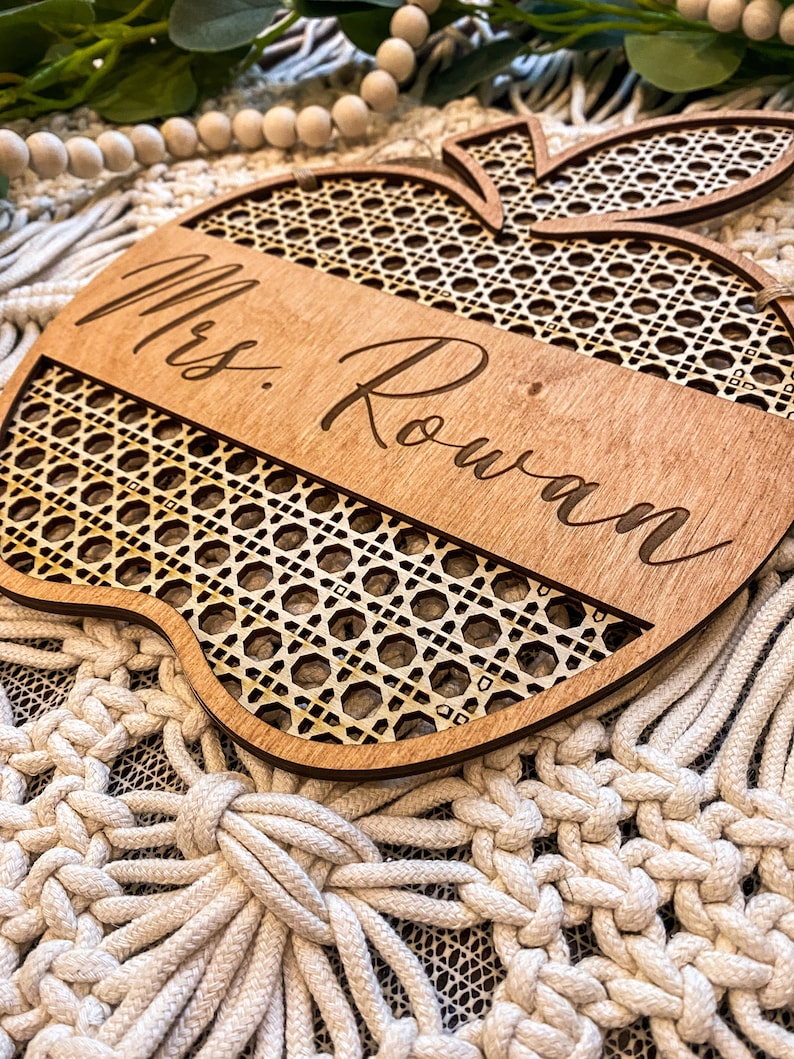 Personalized Teacher Rattan Apple Desk Plaque | Personalized Teacher Door Hanger | Boho Teacher Decor | New Teacher Gift | Wooden Teacher image 3