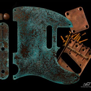 Koperen telecaster-slagplaat groot SET-van 7 "Rusty Blue Teal" + verkoperde stalen brug + nekplaat + knoppen: verweerd koper met patina