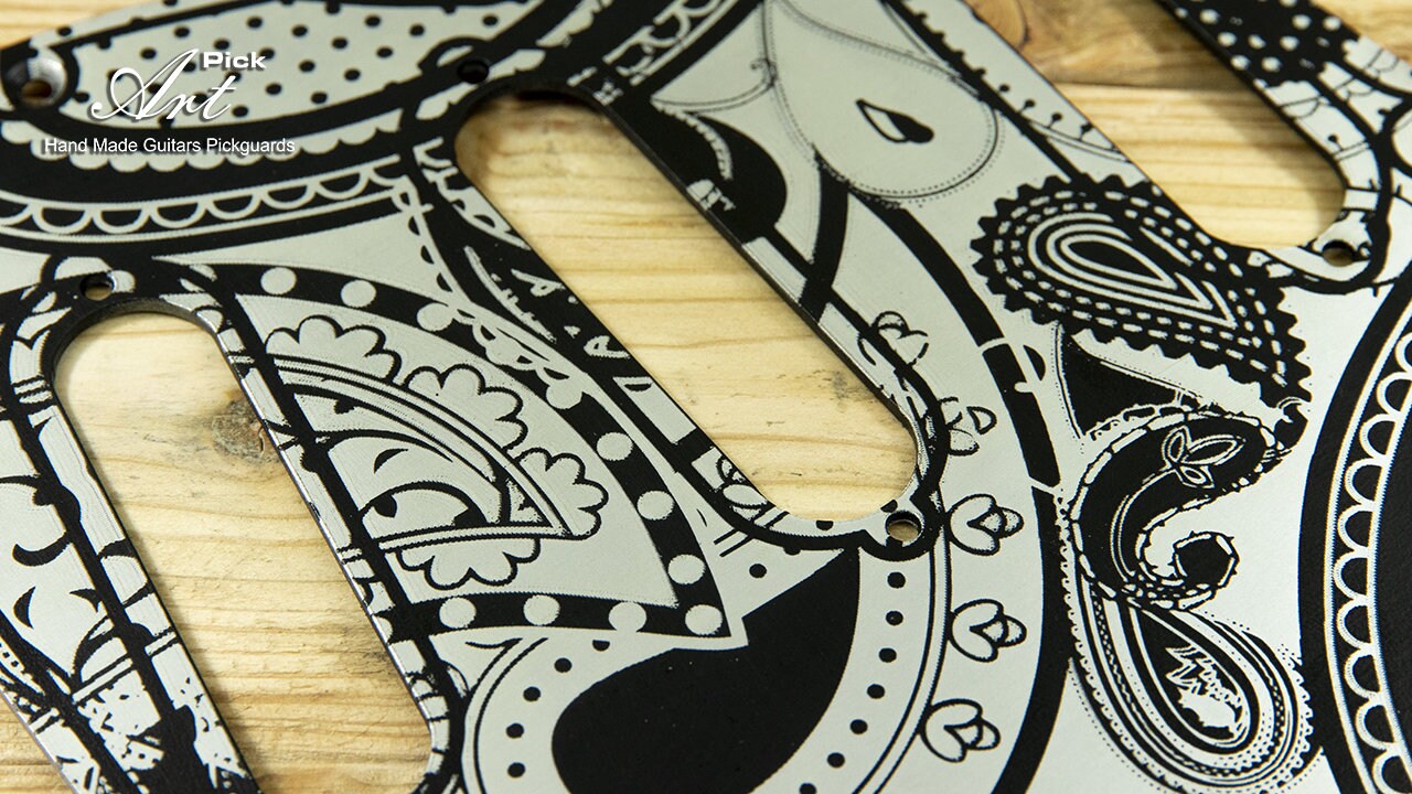 Stratocaster Pickguard Custom Fender SSS 11 Fori Pick Guard - Foto 11