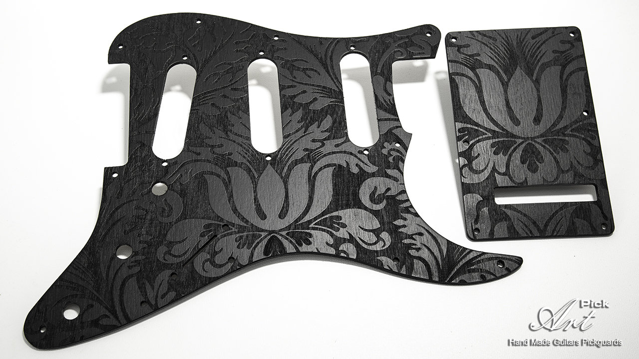 金属風ストラトSSSアセンブリ　CS69復刻　高品質　アルミピックガード＆カバー 金属風ストラトSSSアセンブリ CS69復刻 高品質 アルミ