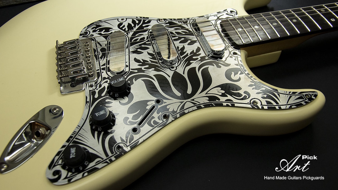 Fender Stratocaster Strat Pickguard SSS 11 Holes Engraved Aluminum