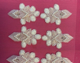 6 Pieces White Applique.