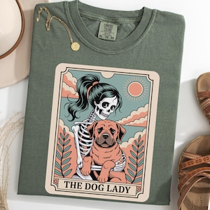 Chemise pour femme maman chien squelette, chemise carte tarot Mastiff, tee-shirt femme chien, T-shirt gothique amateur de chiens, chemise maman mastiff Halloween
