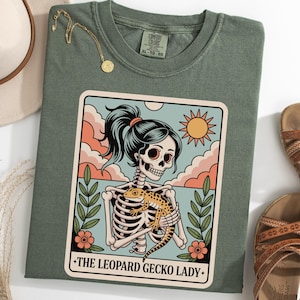 Skelett Gecko Mama Damen Shirt, Leopardgecko Tarot Karte Shirt, The Gecko Lady Tee, Gothic Reptil Liebhaber T-Shirt, Halloween Gecko Mama Shirt