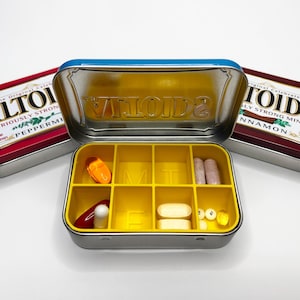 Altoids insert for pills & vitamins on-the-go, storage pill box for each day of the week, Vitamin storage, 7 days pills vitamins