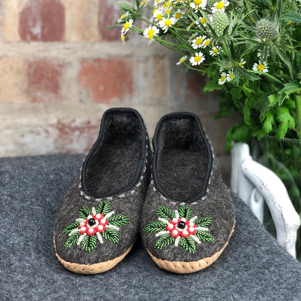 Vintage Original 100% Woolen Woolfield Slippers Ladies Handmade And Hand Beaded