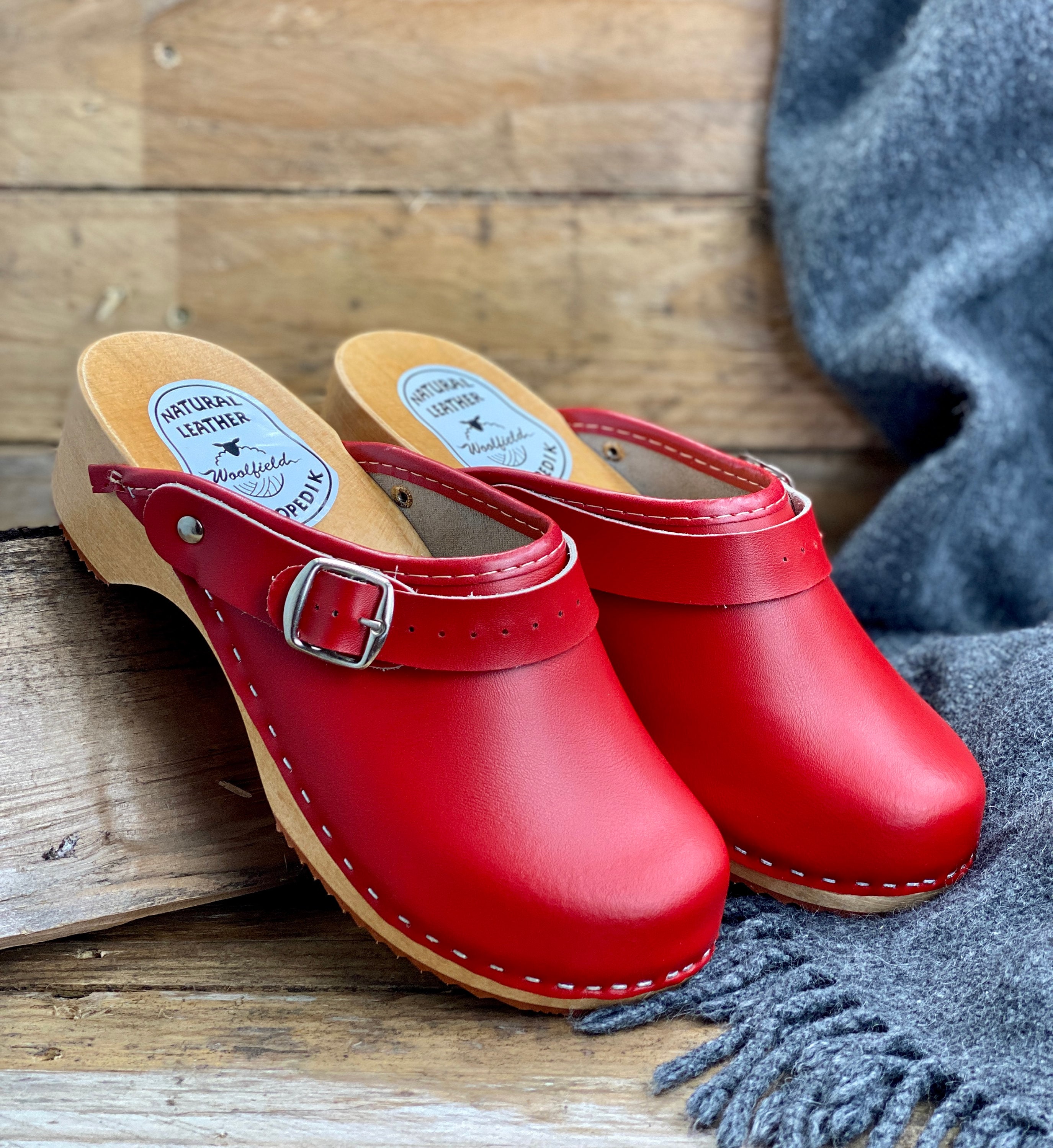Hanna andersson womens clogs deals