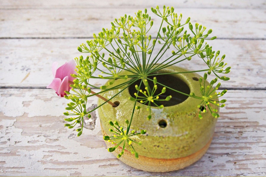 Vase à Petits Bourgeons ou Grenouille Fleurie en Poterie Rustique Jaune/Verte