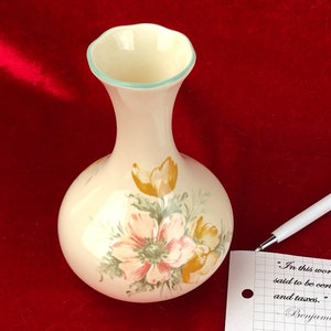 Vase for flowers made by Anemone St Michael, small vase decorated in floral design, vase ceramic, vases decor for dried flowers
