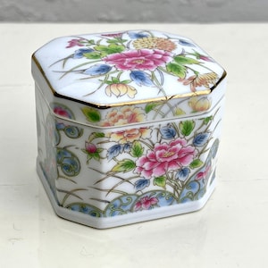 Laudel vintage small trinket box, handmade jewelry box, ring box