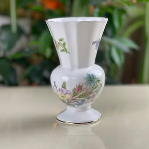 Small Wild Tudor Aynsley vintage vase made in England, bud vase, vase for flowers, Wild tudor vase