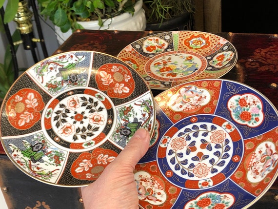 Vintage Japanese Porcelain Plate: Floral Ornament, 20th Century