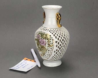 Unique Porcelain decorative vase made in China