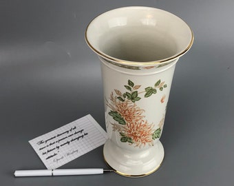 St. Michael Chrysanthemum porcelain vase, vase for flowers