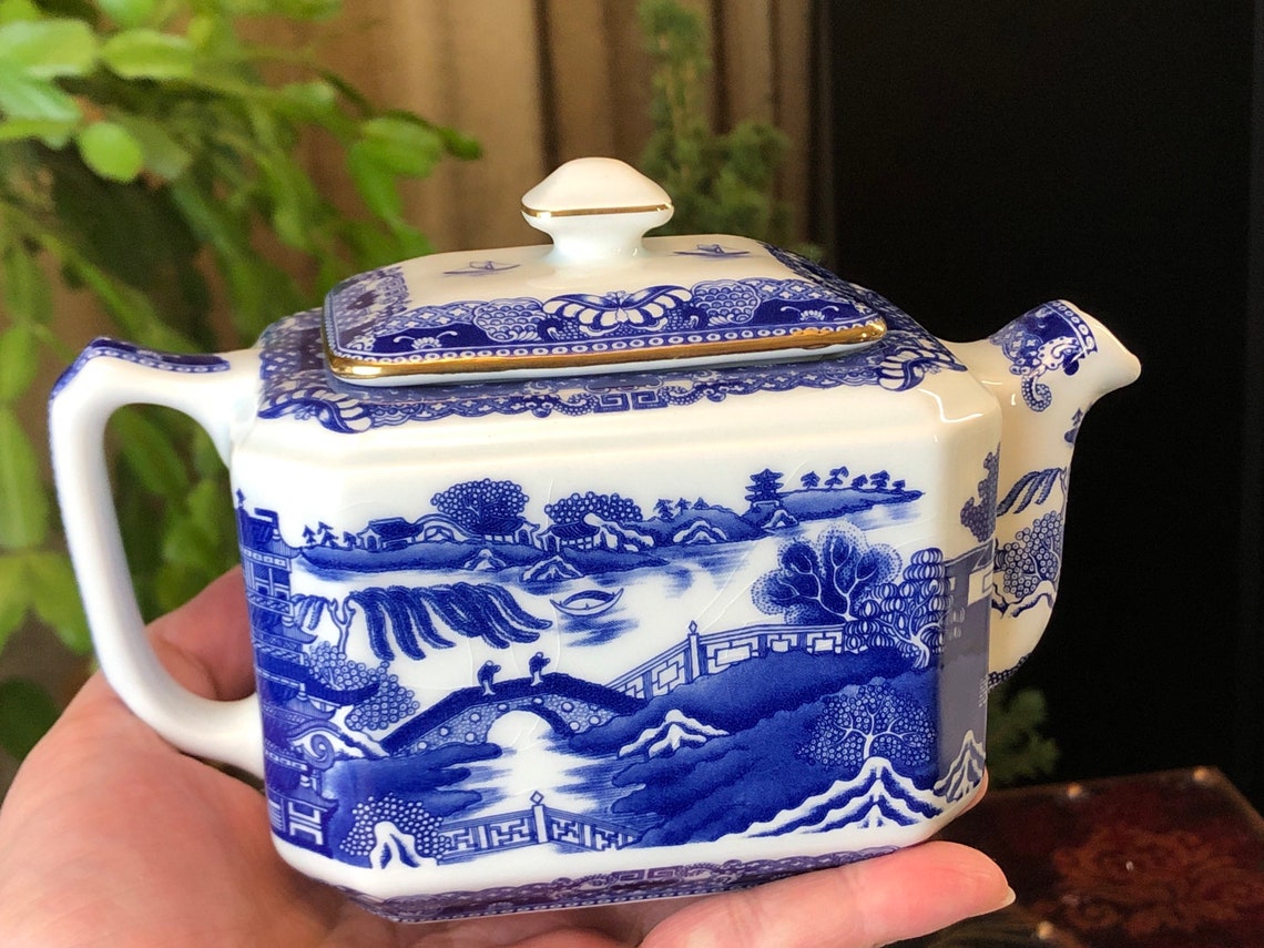 Unique Ringtons teapot made by Wade Ceramics in 20th century Etsy