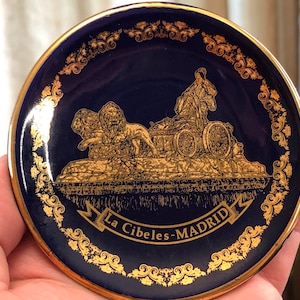 Artesanias cobalt blue small porcelain plate