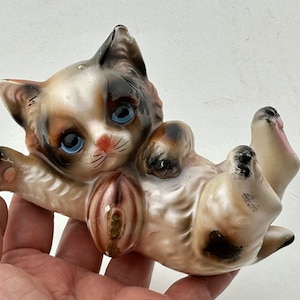 Figurine de chaton en céramique, figurine de chat, chat couché
