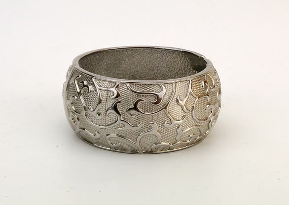 Silver coloured metal bracelet from Europe - image 5