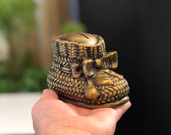 ヴィンテージメタルブーティー貯金箱：手作りの20世紀の貯金箱