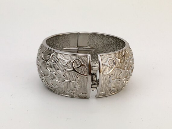 Silver coloured metal bracelet from Europe - image 6