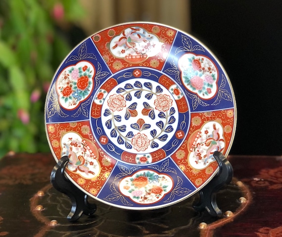 * antique plate ୨୧* フラワーレリーフ アンティークプレート Vintage Japanese Porcelain Plate: Floral Ornament, 20th Century