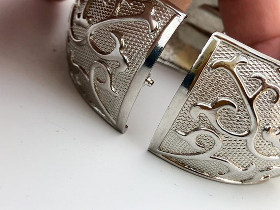 Silver coloured metal bracelet from Europe - image 7