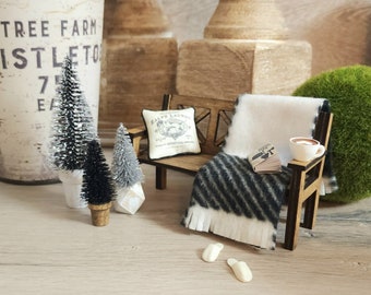 Miniature Dollhouse Farmhouse Blanket (1:12 Scale) - Dollhouse Miniatures, Modern, Cottage Core, Accessories, Holidays, Winter, Cozy Decor