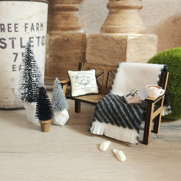 Miniature Dollhouse Farmhouse Blanket (1:12 Scale) - Dollhouse Miniatures, Modern, Cottage Core, Accessories, Holidays, Winter, Cozy Decor