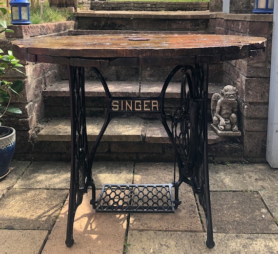 Singer Iron Cast Sewing Machine Treadle Dinning Living Room Garden Table  Solid Wood Oak Antique Vintage Rustic Table Reclaimed 