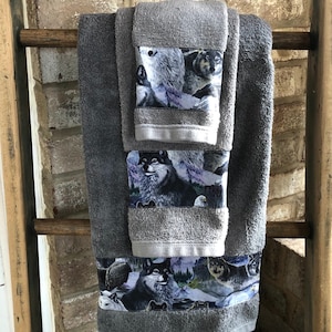 Wilderness Wolves decorative towel sets