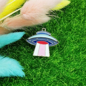 Enamel Spaceship Charm, UFO Charm, Gold Metal Charm Pendant Craft Supplies 26*30MM