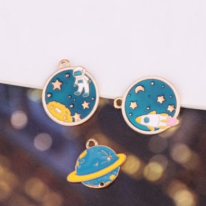 10pcs Enamel Rocket Astronaut Charms Pendants Round Planet Connectors Earrings Bracelet Key Chain Accessory JewelryDIY Findings